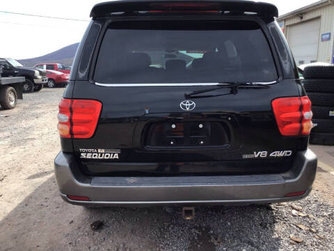 2004 Toyota Sequoia SR5