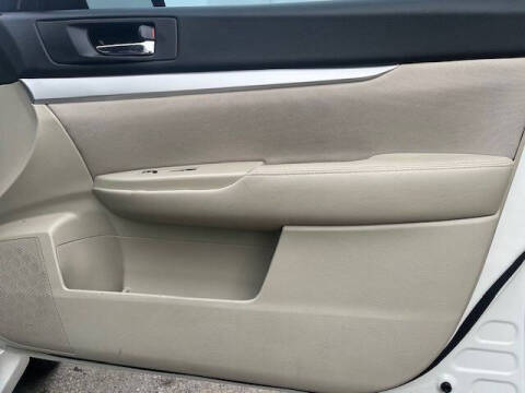 2013 Subaru Legacy 2.5i Premium