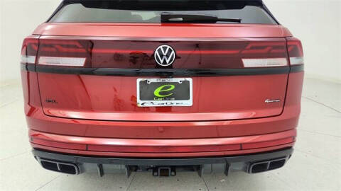 2025 Volkswagen Atlas Cross Sport SEL R-Line Black 4Motion