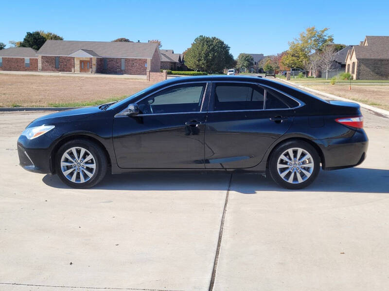 2016 Toyota Camry XLE photo 6