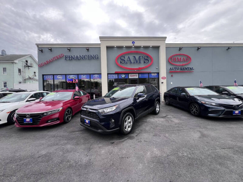 2020 Toyota RAV4 XLE's photo