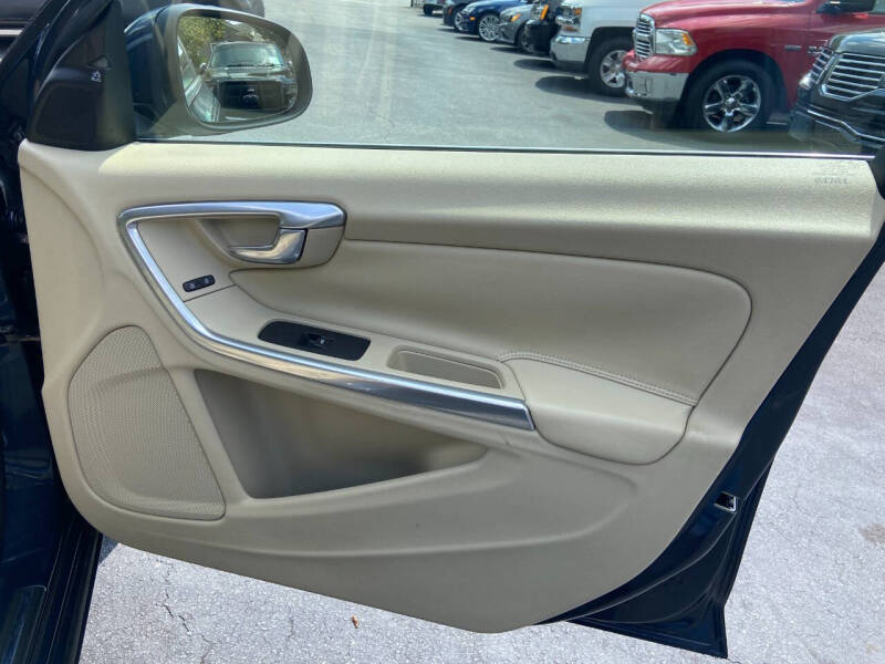 2015 Volvo S60 T5 Drive-E Platinum