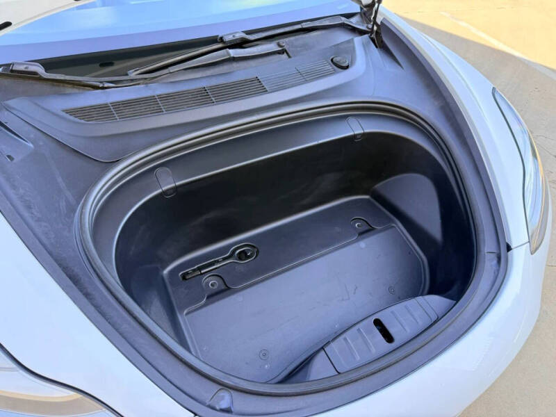 2019 Tesla Model 3 Standard Range Plus