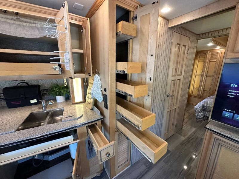 2014 Freightliner XCR Chassis