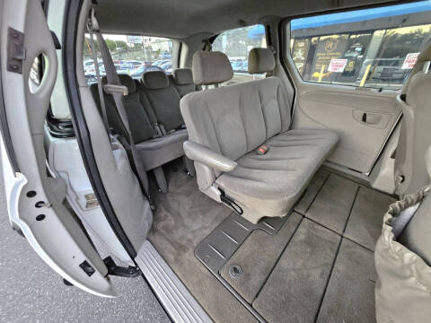 2006 Dodge Grand Caravan SE