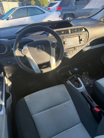 2013 Toyota Prius c Three