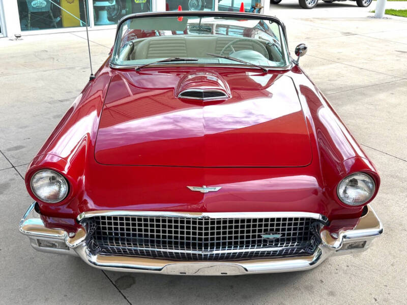 1957 Ford Thunderbird