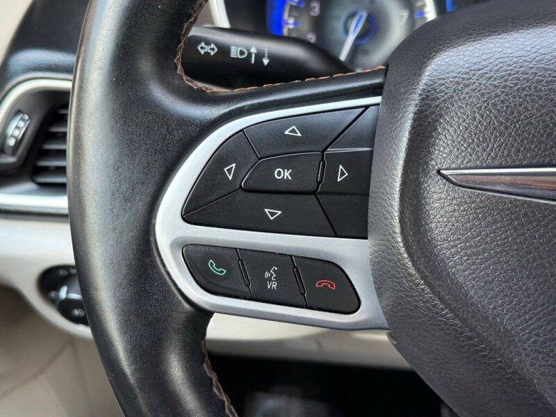 2017 Chrysler Pacifica Touring-L