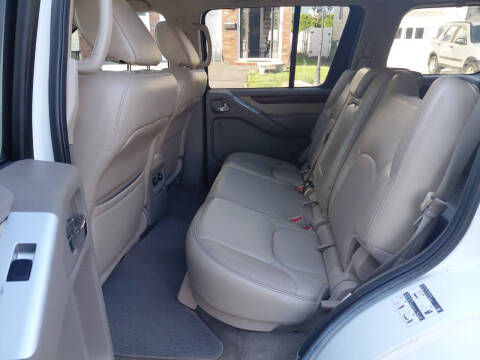 2012 Nissan Pathfinder LE