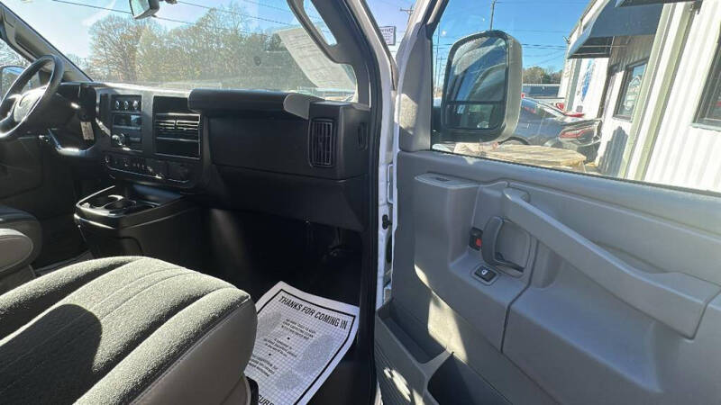 2023 Chevrolet Express 2500