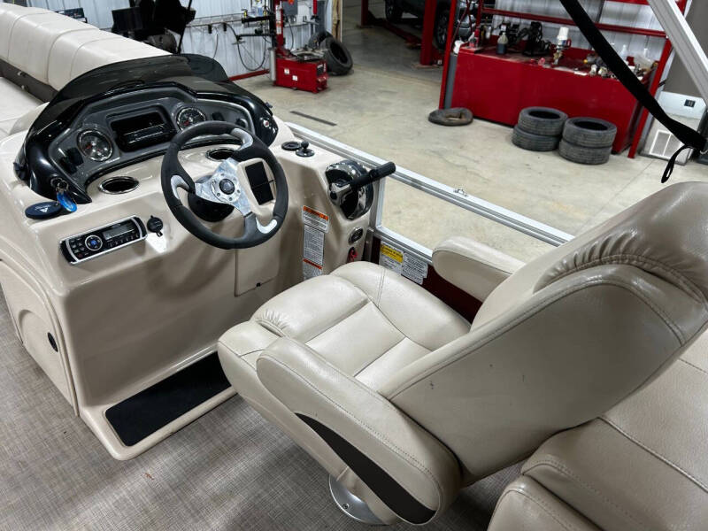 2026 Sun Tracker PARTY BARGE 18 FT PARTY