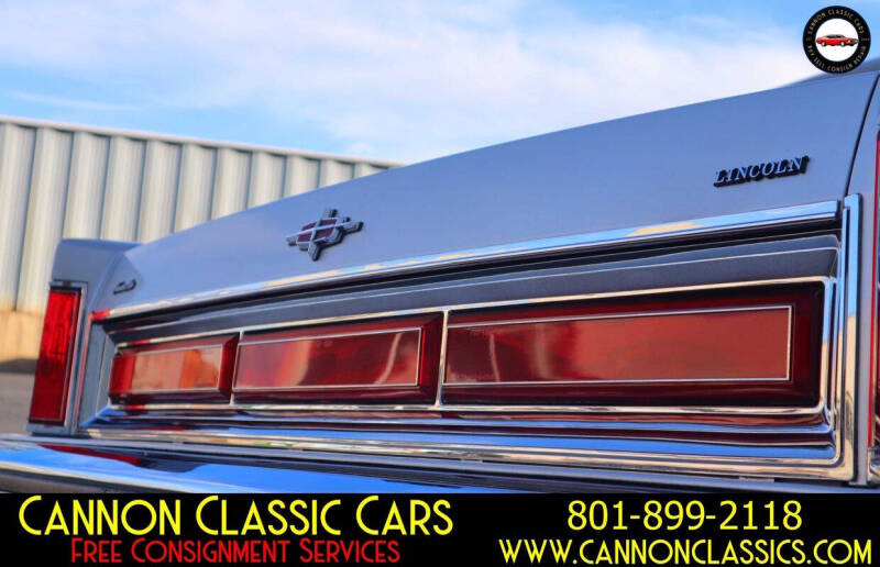 1984 Lincoln Town Car Signature