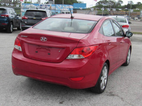 2013 Hyundai Accent GLS