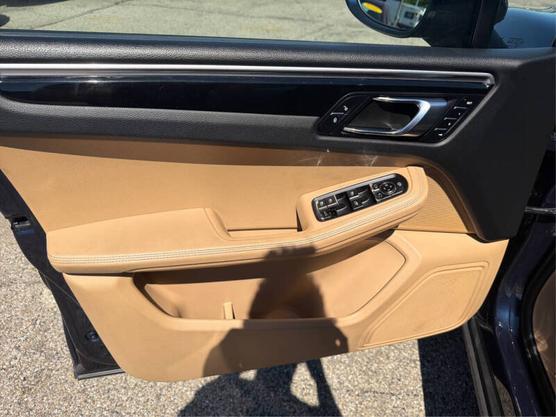 2017 Porsche Macan