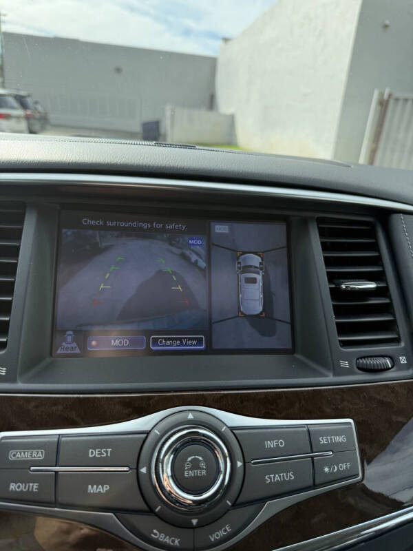 2017 Infiniti QX80 Signature Edition