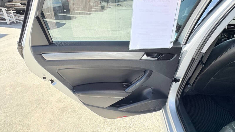 2015 Volkswagen Passat 1.8T SE