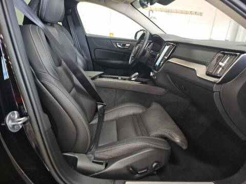 2023 Volvo V60 Cross Country B5 Ultimate