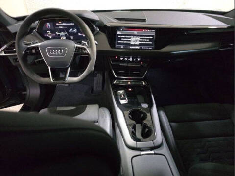 2022 Audi e-tron GT quattro Premium Plus