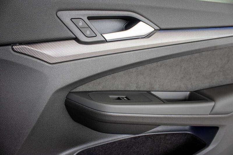 2025 Volkswagen Golf GTI SE