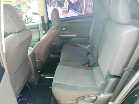 2014 Toyota Prius v Three