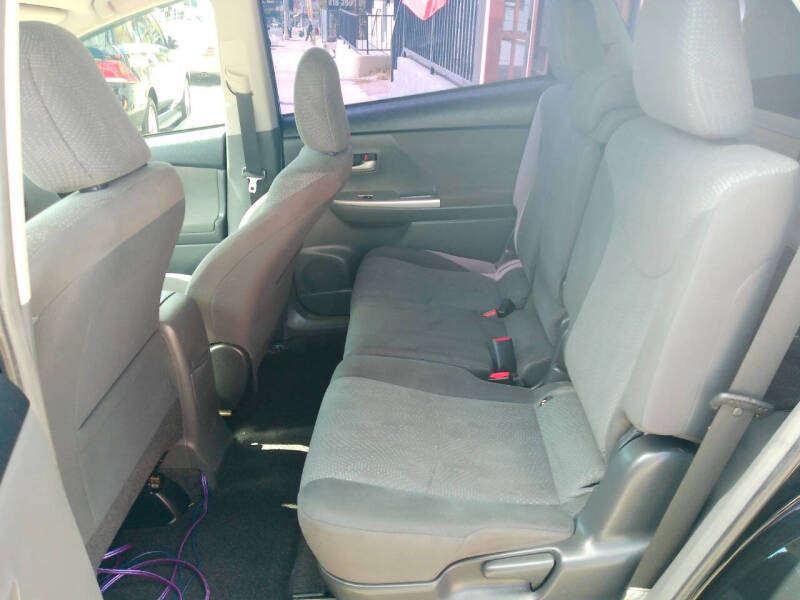 2014 Toyota Prius v Three