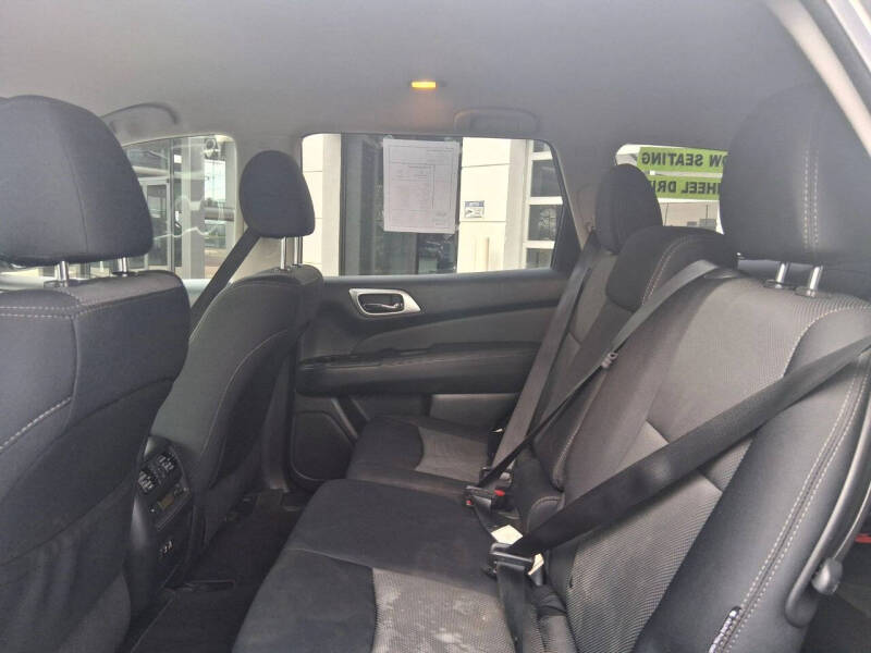 2019 Nissan Pathfinder S