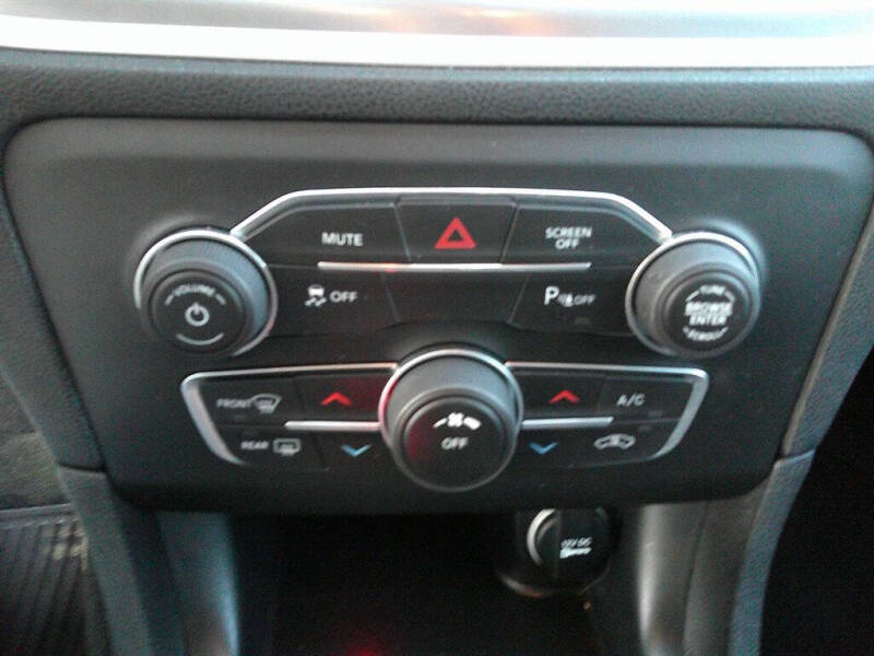 2019 Dodge Charger SXT