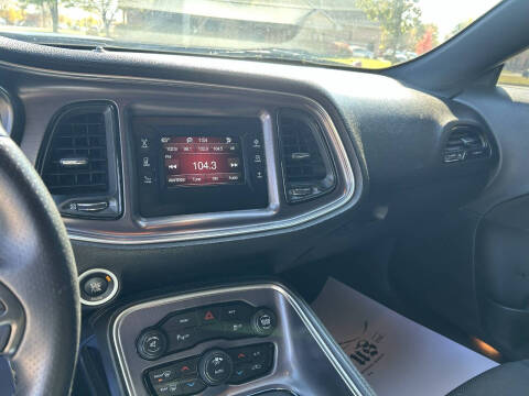 2016 Dodge Challenger R/T Shaker