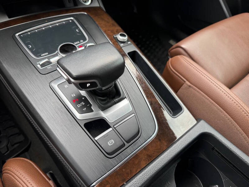 2020 Audi Q5 quattro Premium Plus 45 TFSI