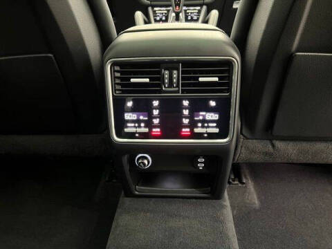 2022 Porsche Cayenne Coupe Platinum Edition