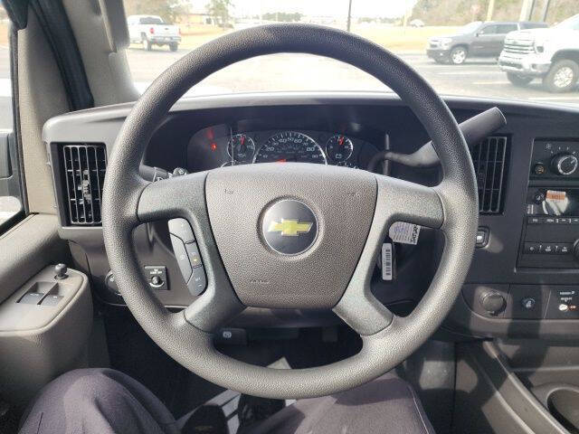 2025 Chevrolet Express 2500