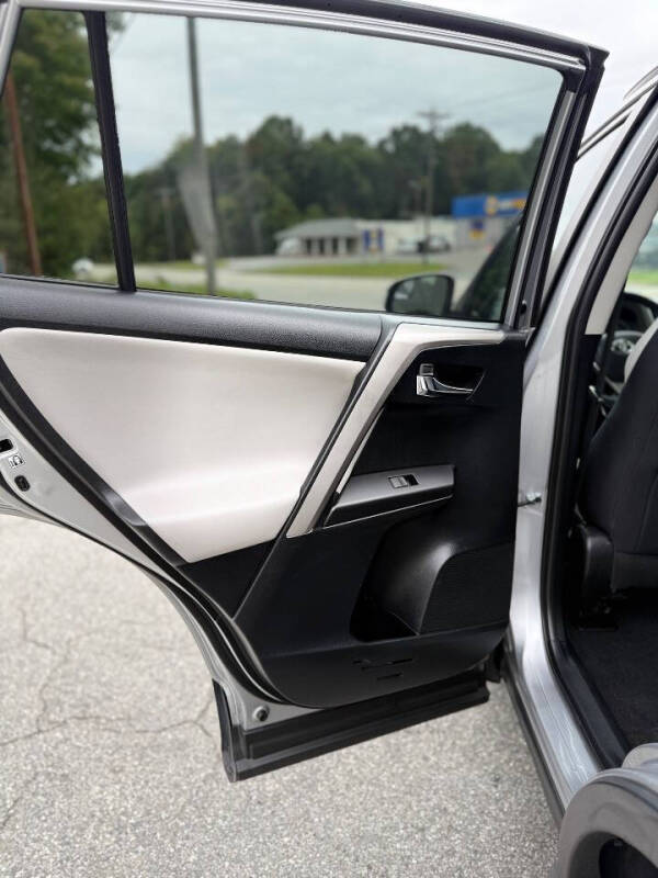 2016 Toyota RAV4 XLE