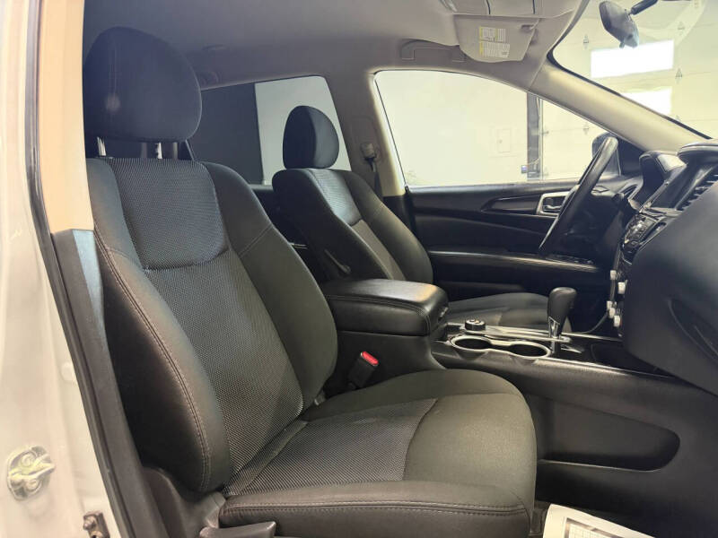 2020 Nissan Pathfinder S
