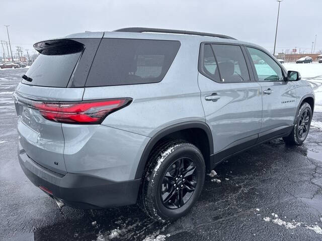 2023 Chevrolet Traverse LT Cloth