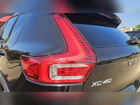 2019 Volvo XC40 T5 Momentum