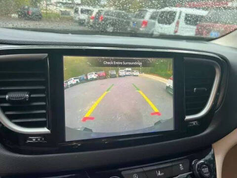 2022 Chrysler Pacifica Touring L