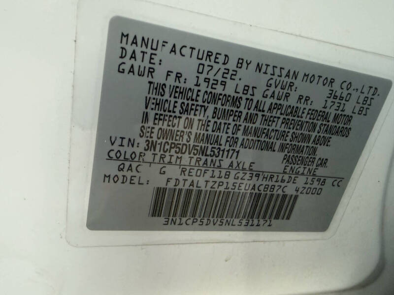 2022 Nissan Kicks SR