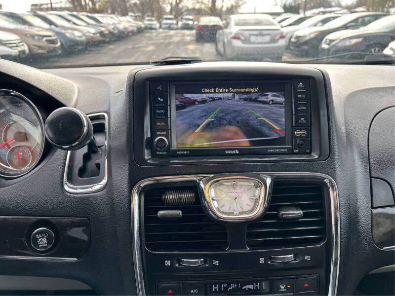 2015 Chrysler Town and Country Touring