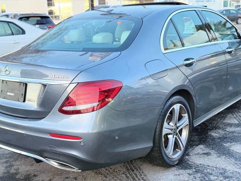 2018 Mercedes-Benz E-Class E300 photo 12