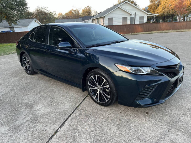 2020 Toyota Camry SE Nightshade