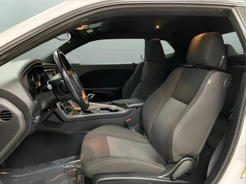 2021 Dodge Challenger SXT