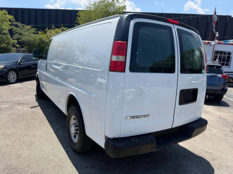 2017 Chevrolet Express 2500