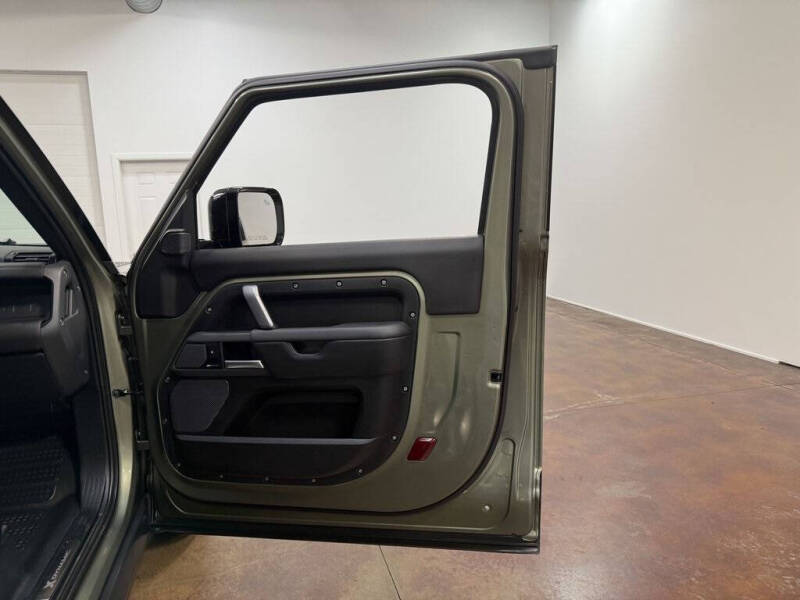 2024 Land Rover Defender 90 P400 X-Dynamic SE