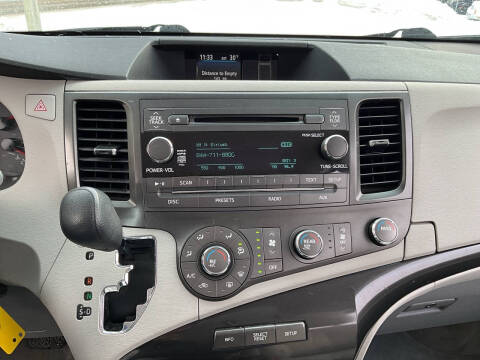 2011 Toyota Sienna LE 7-Passenger