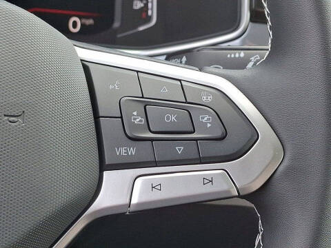 2025 Volkswagen Taos SEL 4Motion