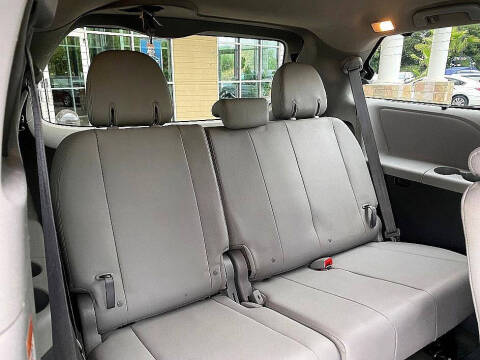 2015 Toyota Sienna XLE Premium 8-Passenger