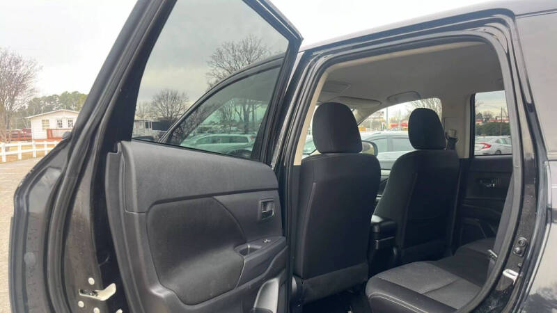 2017 Mitsubishi Outlander ES