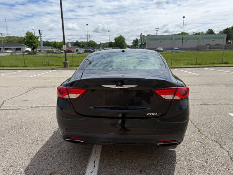 2015 Chrysler 200 S