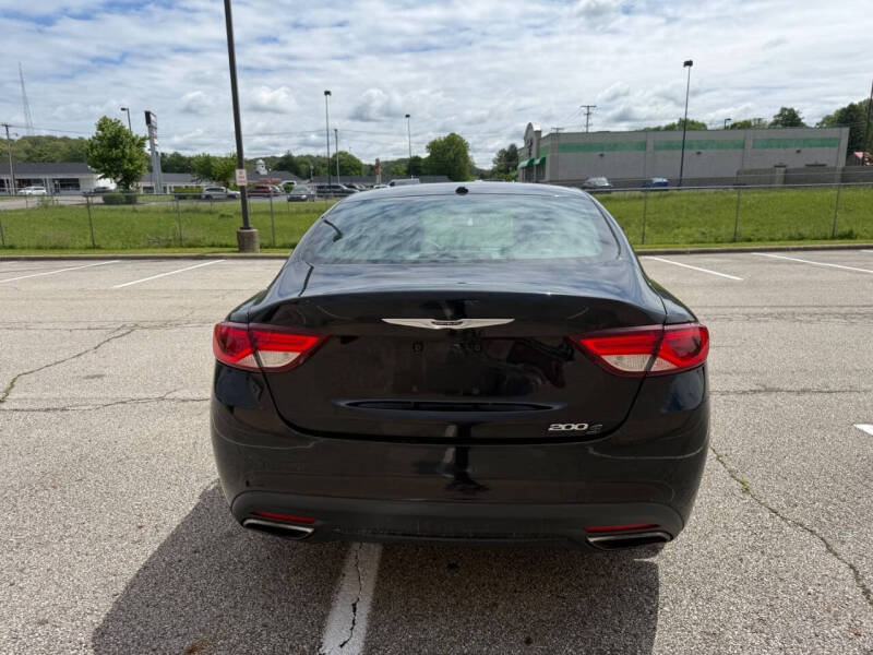 2015 Chrysler 200 S
