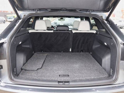 2025 Volkswagen Atlas Cross Sport SEL Premium R-Line 4Motion